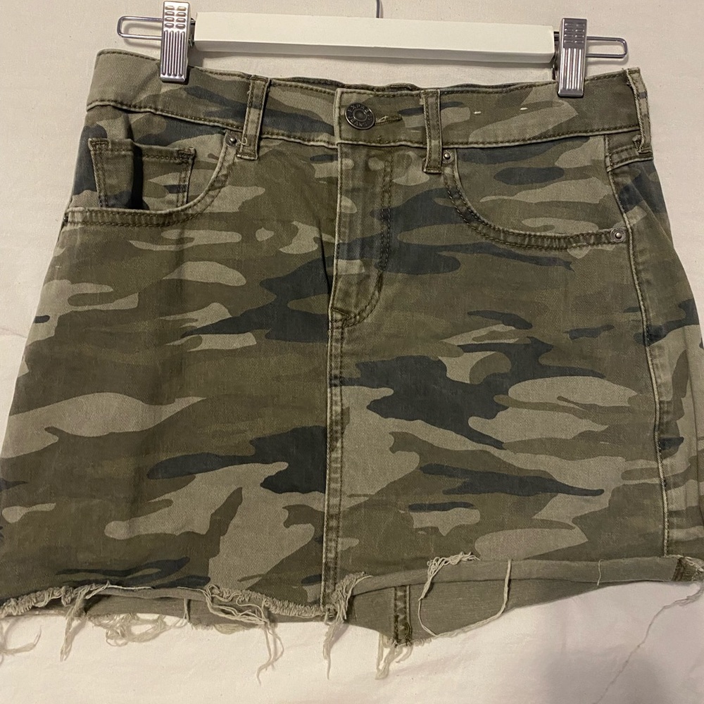 A mini skirt in a gorgeous army green print!!